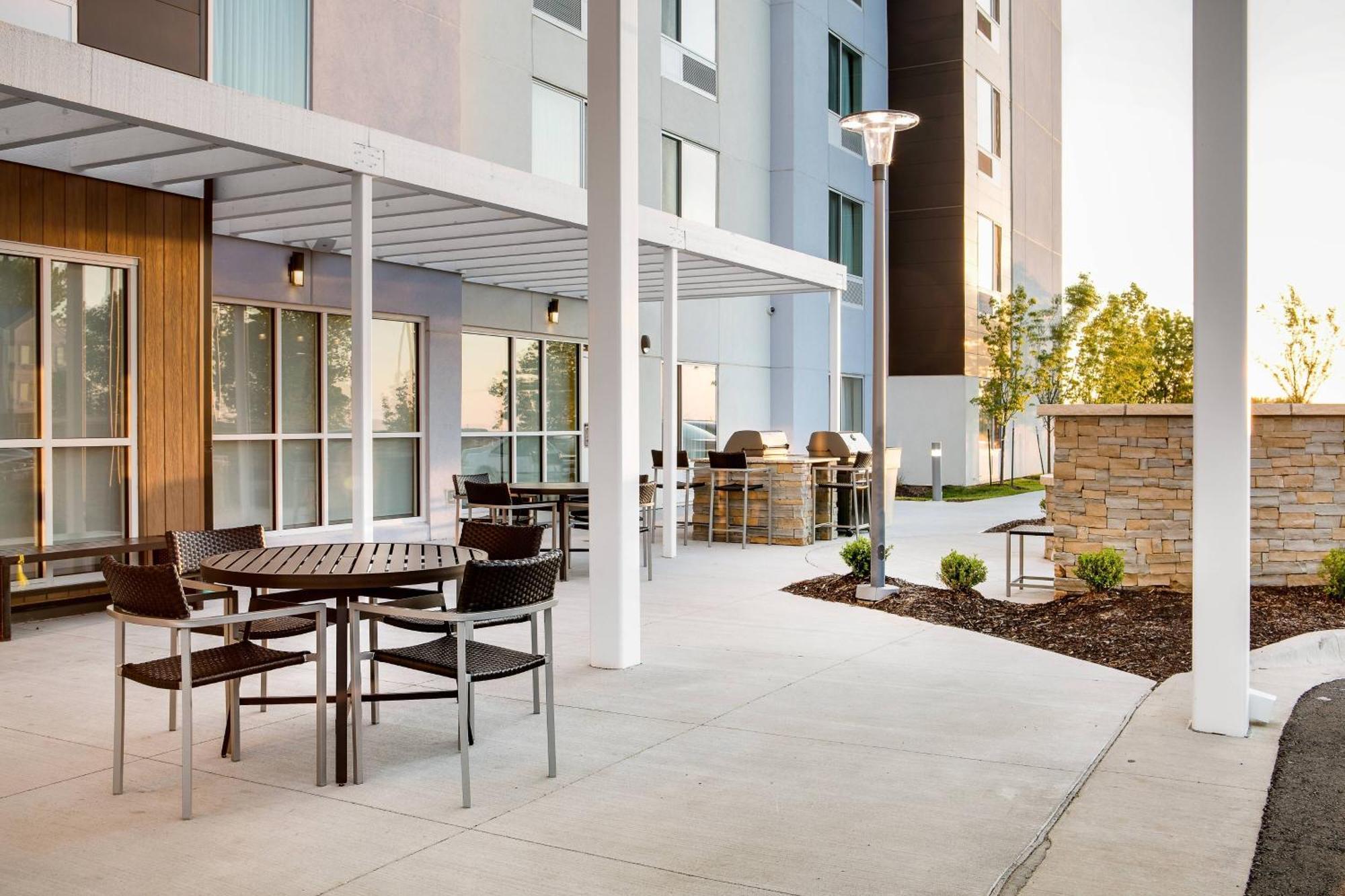 Towneplace Suites By Marriott Kansas City Airport Luaran gambar