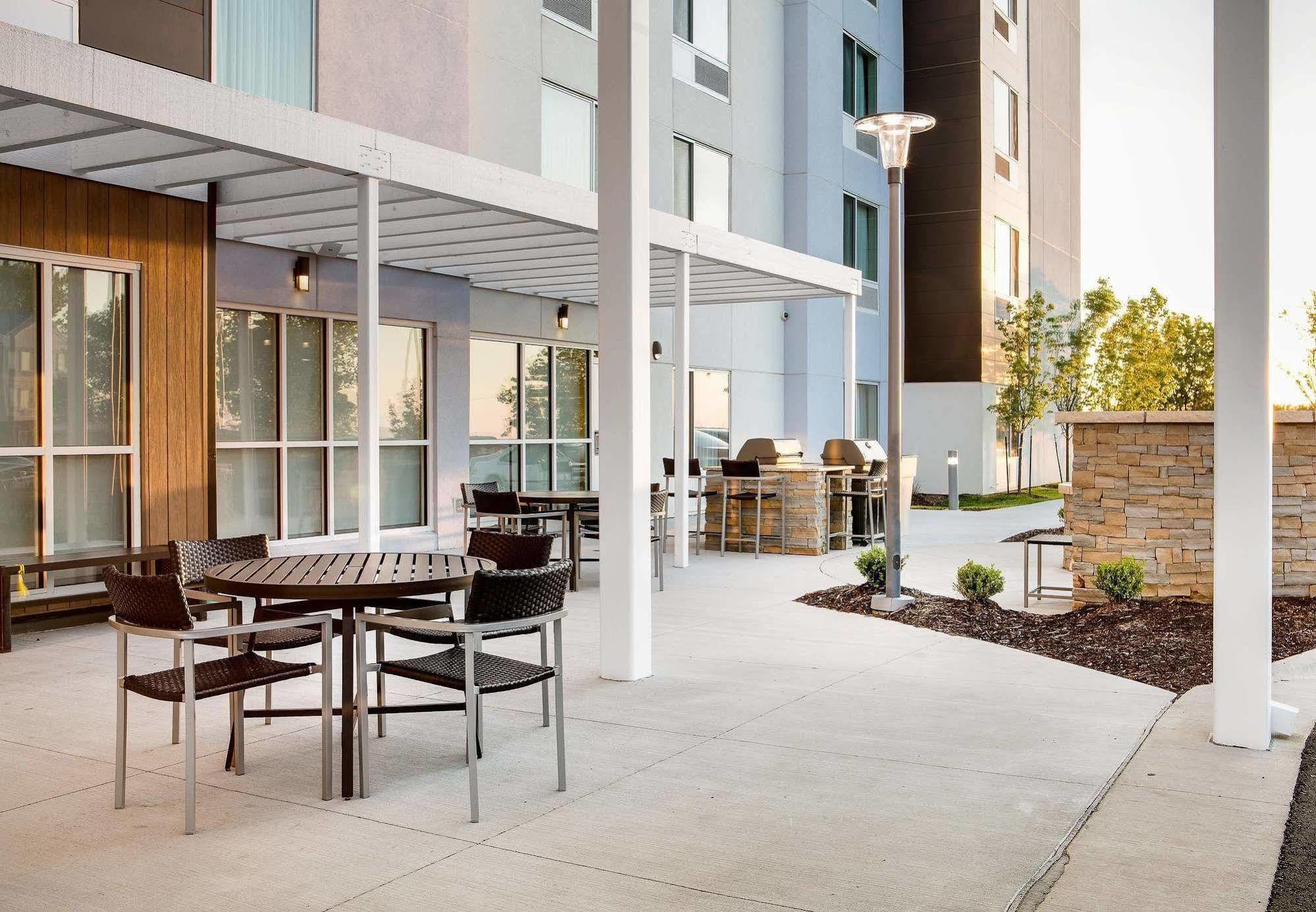 Towneplace Suites By Marriott Kansas City Airport Luaran gambar